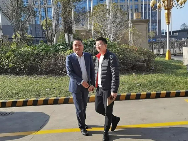 新春伊始，龍灣區(qū)空港管委會(huì)領(lǐng)導(dǎo)率隊(duì)蒞臨集團(tuán)走訪慰問(wèn)